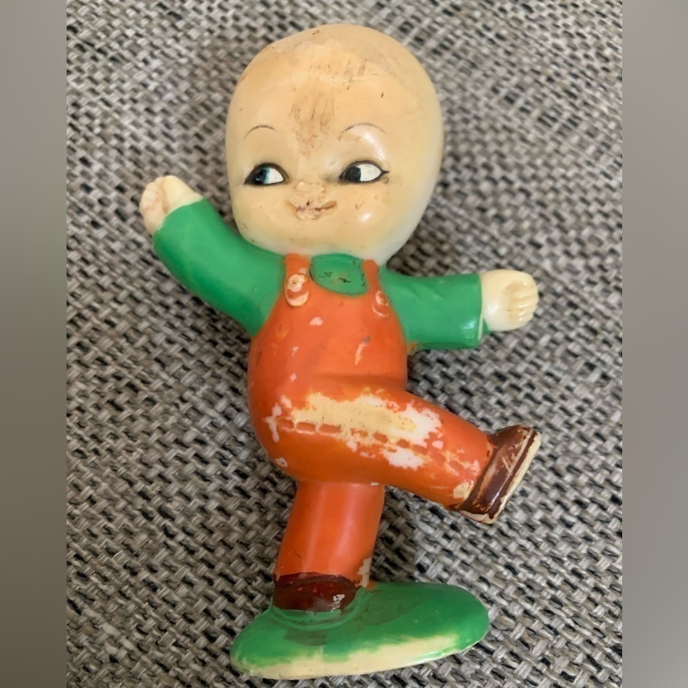 Vintage Berries Boy Figurine
1970S Made In Hong Kong No Hair